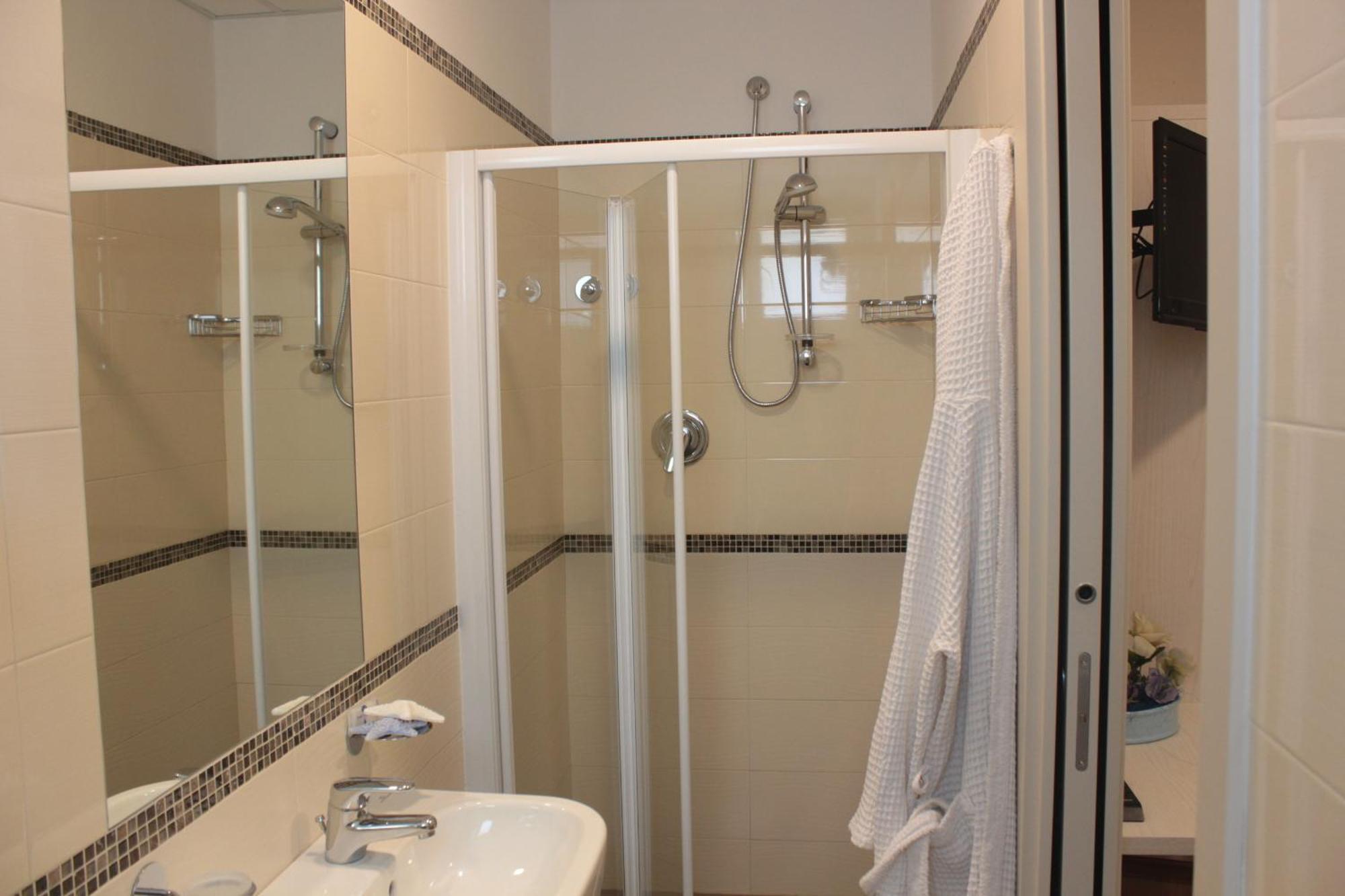 Augustus- Davanti A Noi C'e Solo Il Mare Hotel 3*