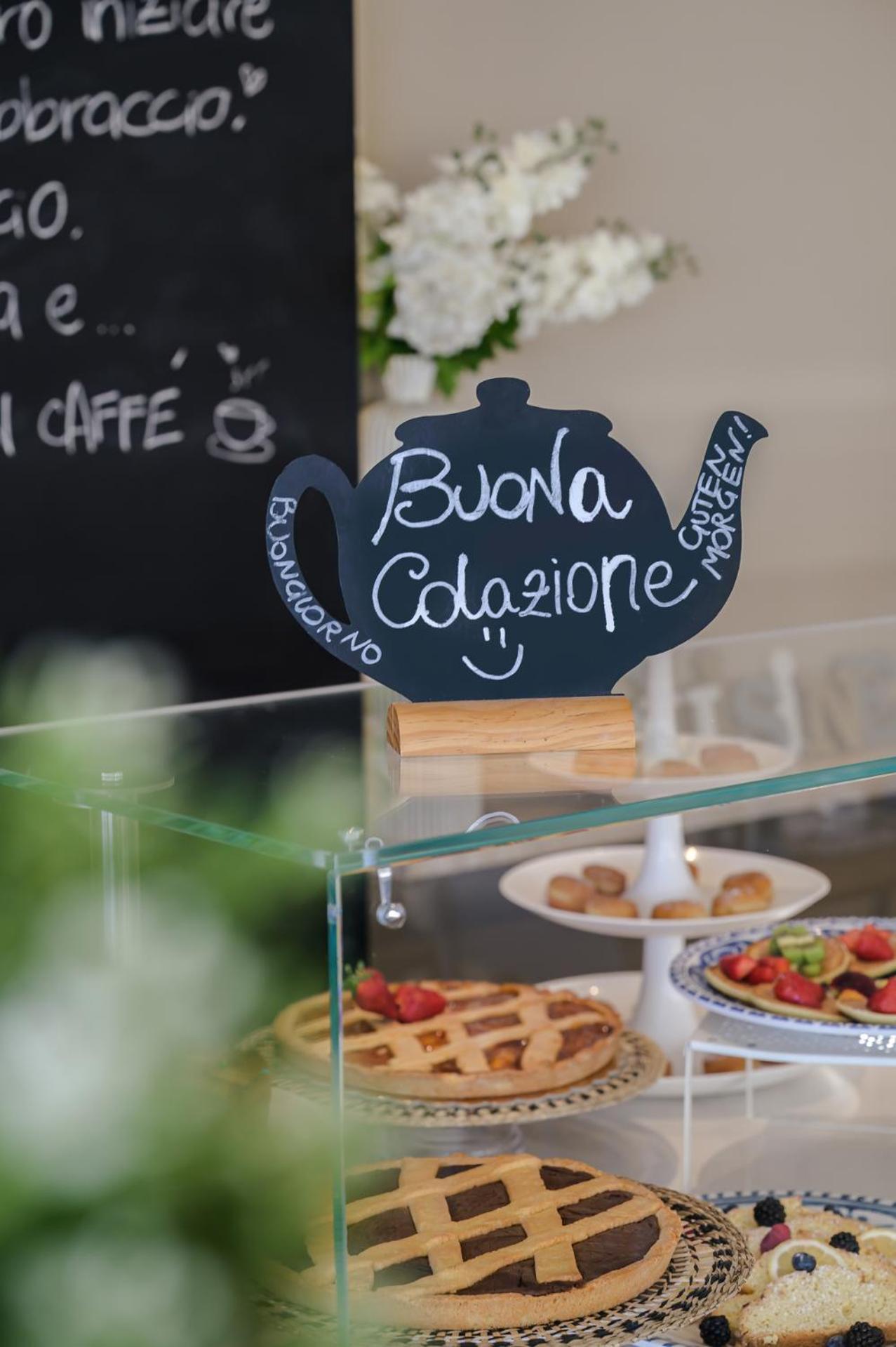 Augustus- Davanti A Noi C'e Solo Il Mare Hotel